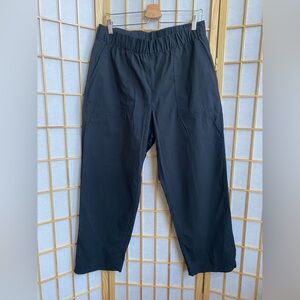 GAP Women’s Straight Leg Lightweight Relaxed Elastic-Waist Joggers